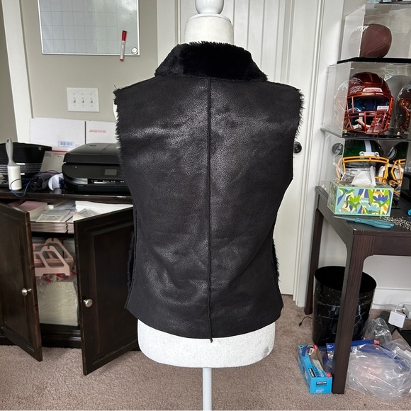 FC Jeans Black Faux Leather Faux Fur Vest Size 4 - Picture 6 of 8